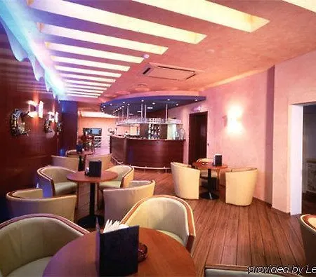 贝罗奥斯坦德金色郁金香酒店