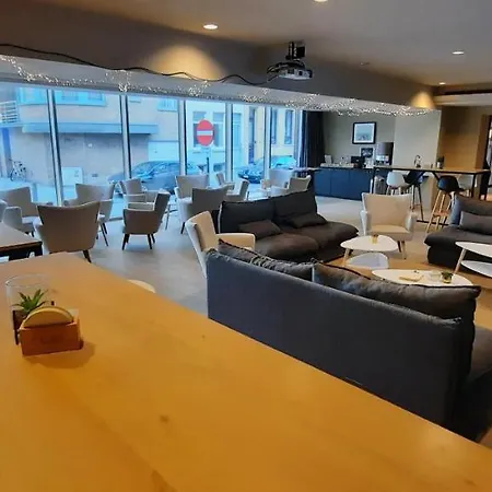 贝罗奥斯坦德金色郁金香酒店 4*